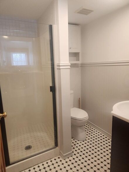 Building Photo - 92 Main St