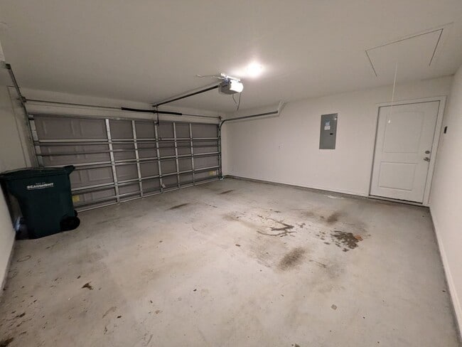 Building Photo - 610 Craig St