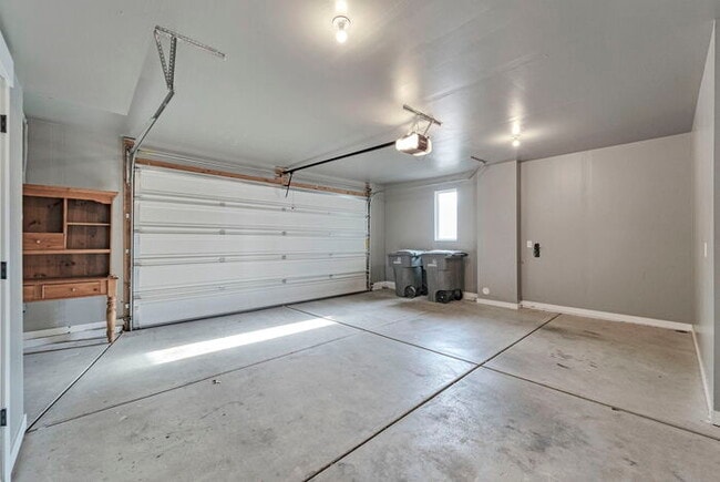 Building Photo - Executive 3 story Townhouse in Downtown Daybreak