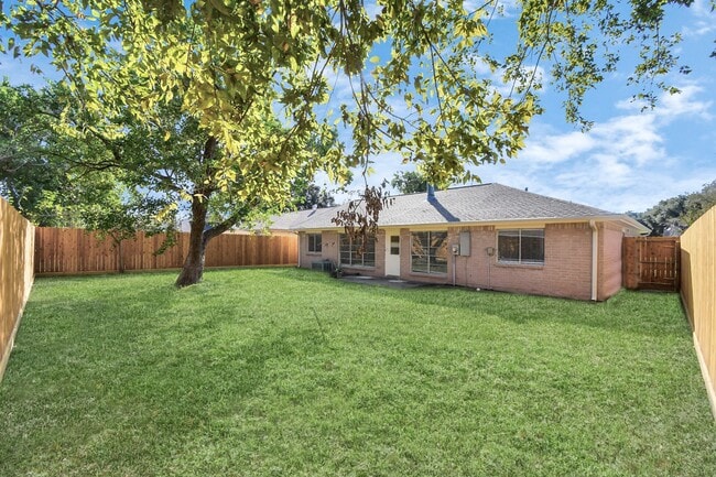 Building Photo - 10023 King Ranch Ln