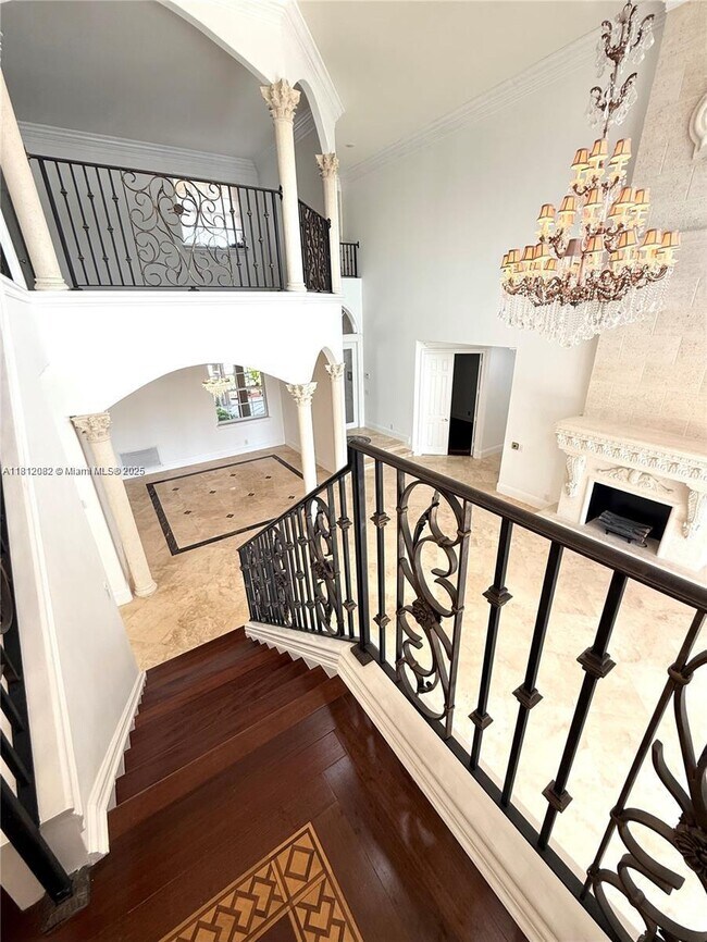 Building Photo - 2547 Montclaire Ct
