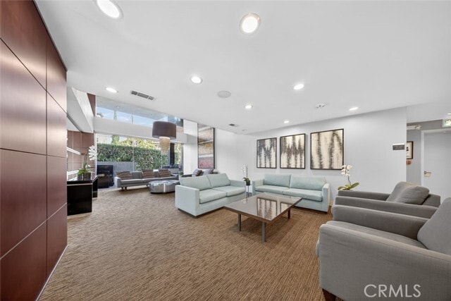 Building Photo - 7250 Franklin Ave