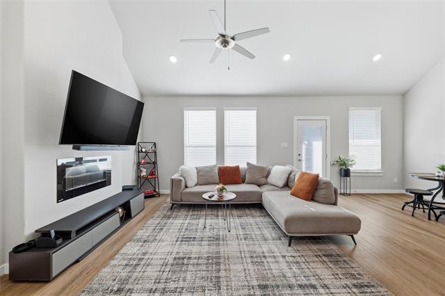 Building Photo - 2417 Mankato Dr