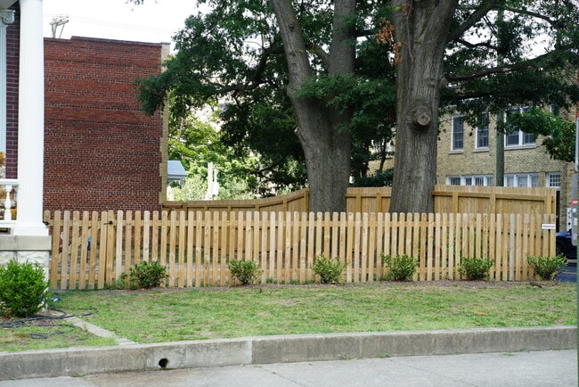 Building Photo - 2602 W Grace St