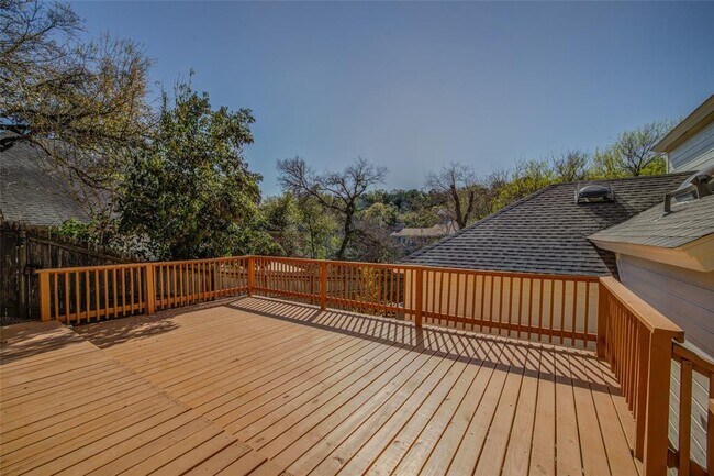 Building Photo - 10002 Talleyran Dr