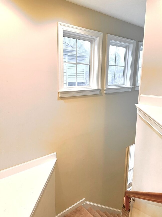 Building Photo - Beautifully Maintained Home in the Heart o...