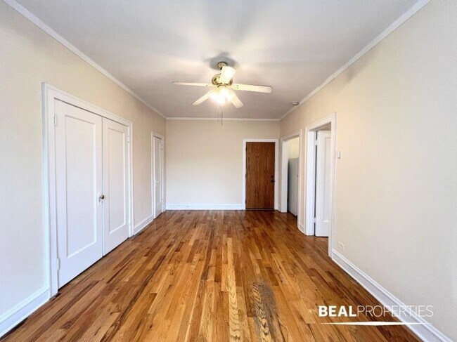 Building Photo - 1 bedroom in CHICAGO IL 60625