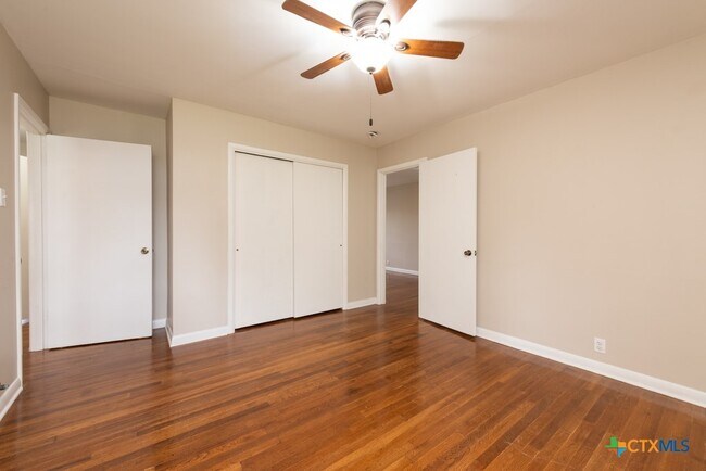 Building Photo - 126 Bellaire St