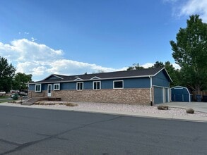 Building Photo - Spacious 3BR Duplex w/ Garage, Workshop, Large Backyard & Patio