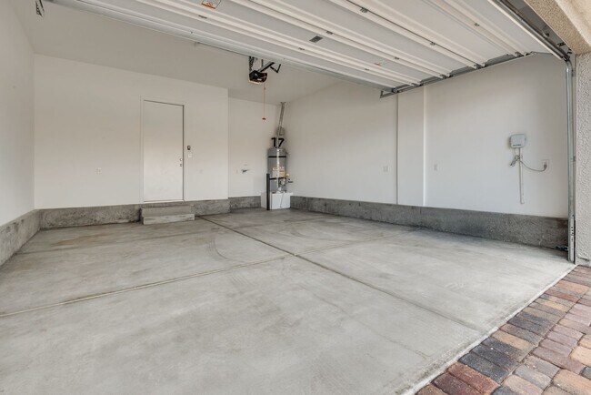 Building Photo - 12608 Heritage Hts Dr