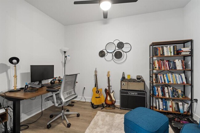 Building Photo - 2220 Webberville Rd