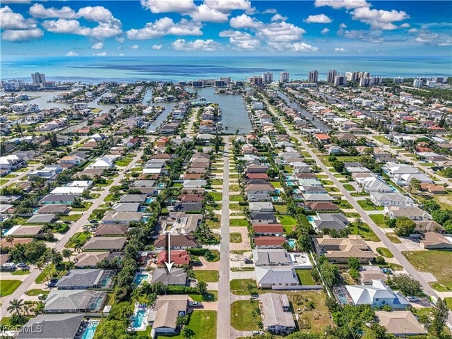 Building Photo - 572 105th Ave N