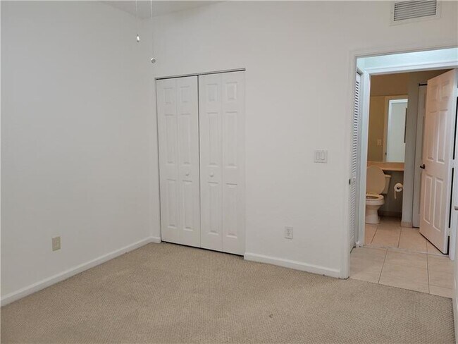 Building Photo - 3569 Forest Hill Blvd