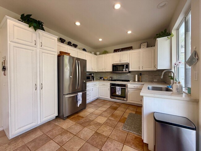 Building Photo - Spectacular Home in the Heart of Encinitas