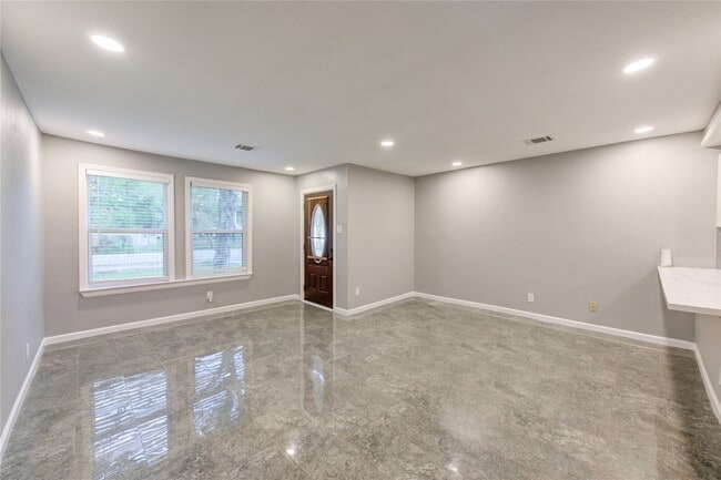 Building Photo - 4545 Bricker St