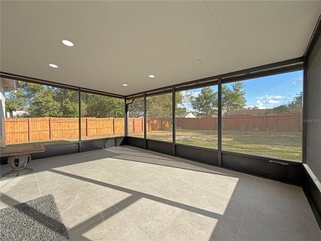 Building Photo - 1384 Valhalla St