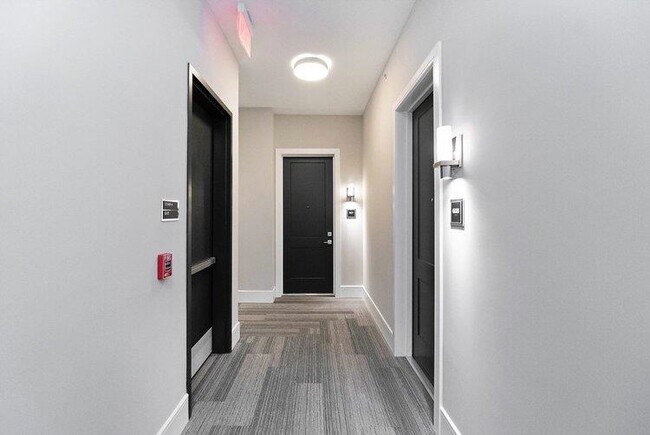 Building Photo - 119 Peter St