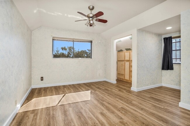 Building Photo - 1102 Mosher Ln