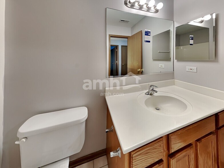 Building Photo - 14 Rolling Hills Ct