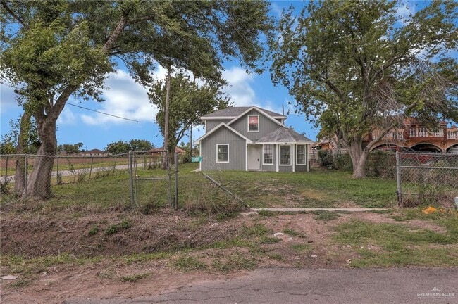 Building Photo - 810 Catarina St