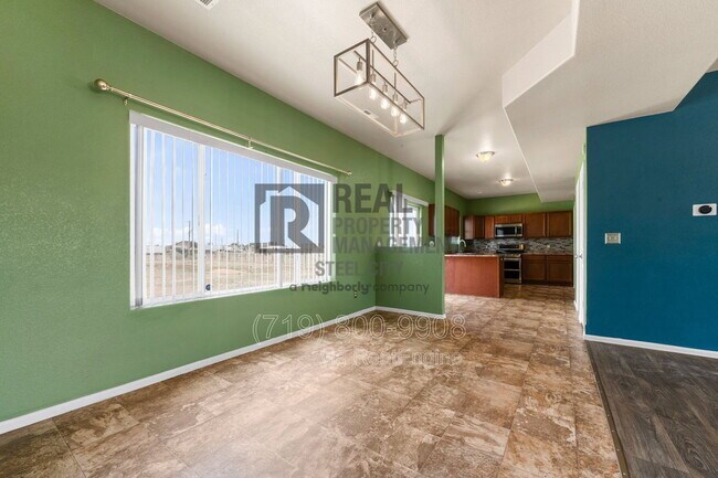 Building Photo - 947 E Kirkwood Dr