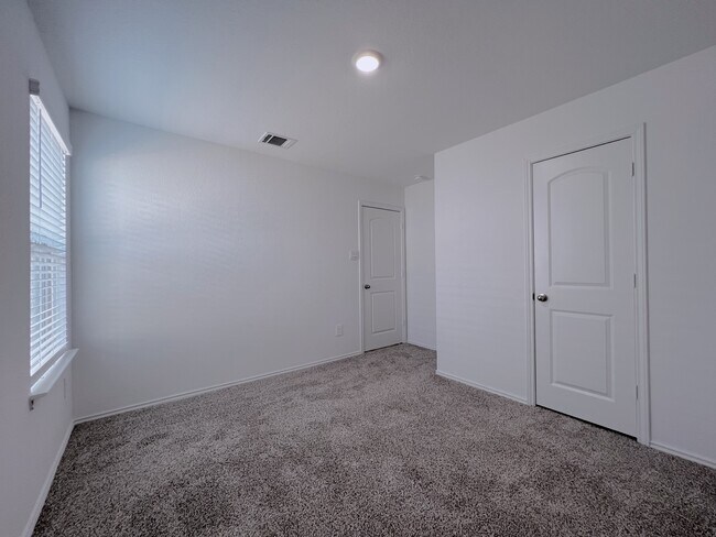 Building Photo - 21197 Alder Oaks Dr
