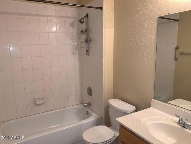 Building Photo - 814 W Morelos St