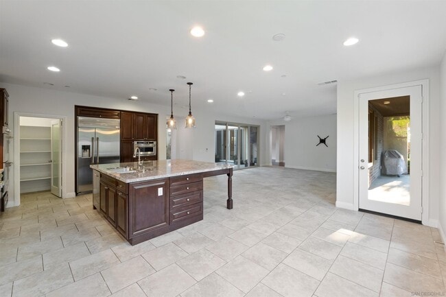 Building Photo - 768 Normandy Rd
