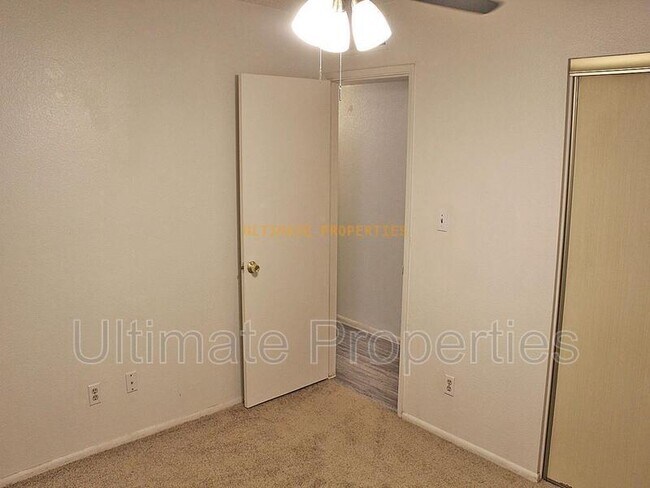 Building Photo - 4126 W Colter St
