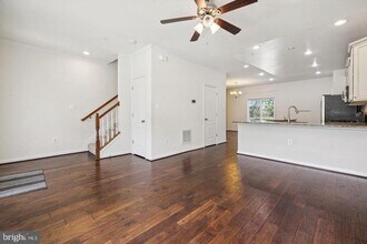 Building Photo - 6252 Newport Ct