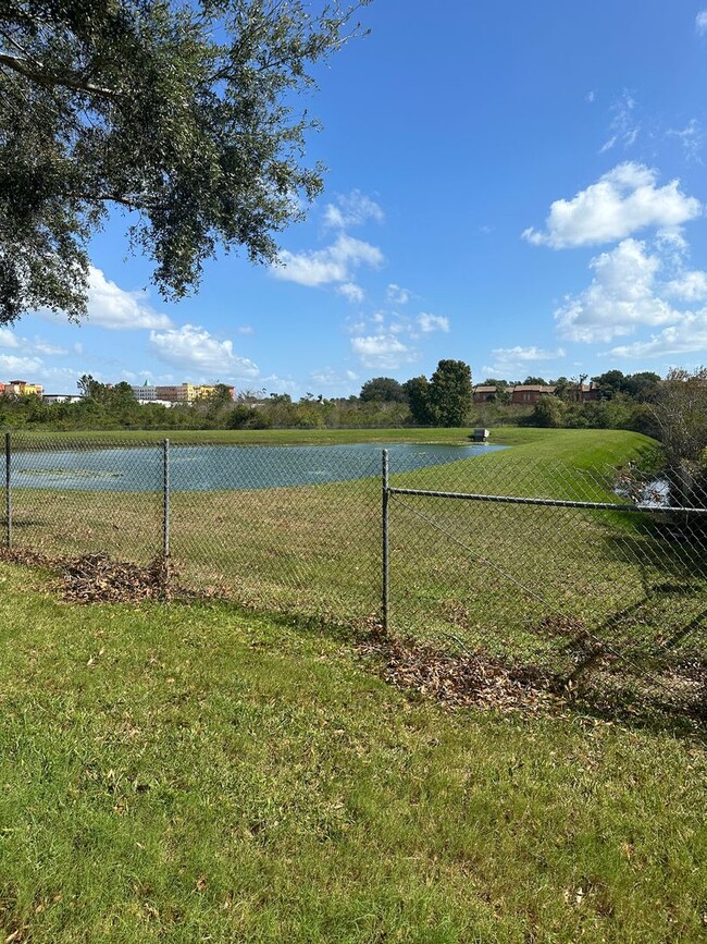 Building Photo - Crestview Condominiums in Metrowest.