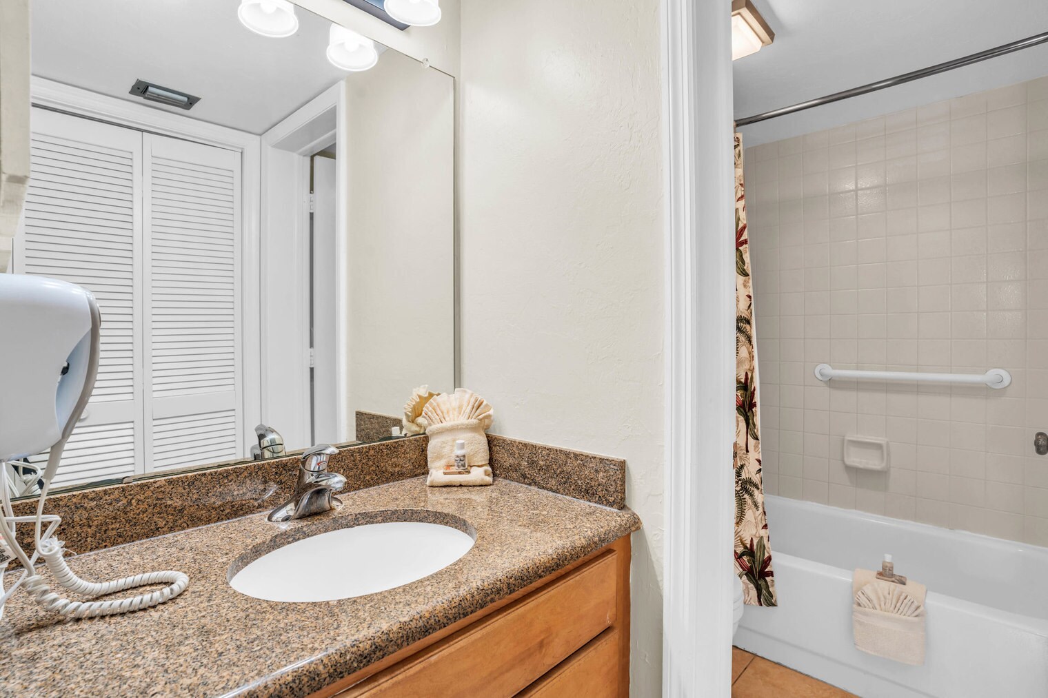 Building Photo - 600 Neapolitan Way