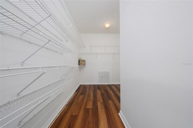 Building Photo - 9724 Myrtle Creek Ln