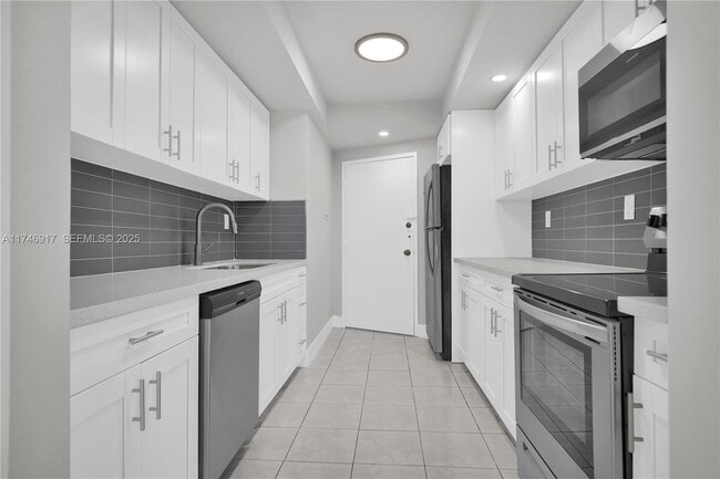 Building Photo - 5401 Collins Ave