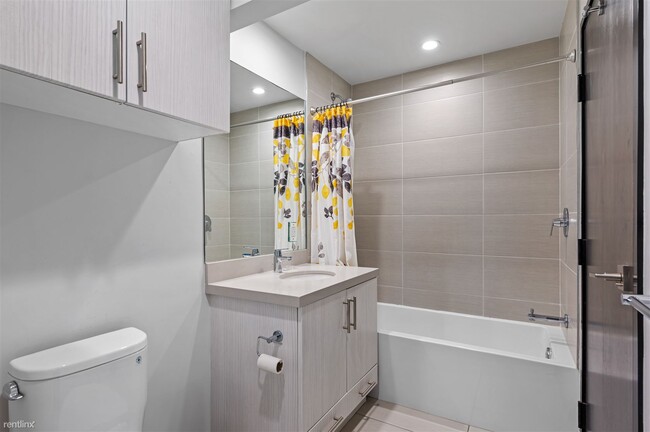 Building Photo - Studio, 1 bath Condo - 483 Washington Boul...