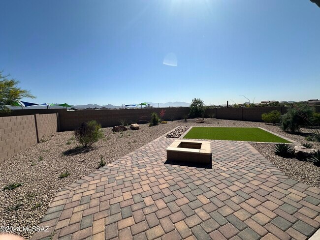 Building Photo - 12474 N Appling Ave