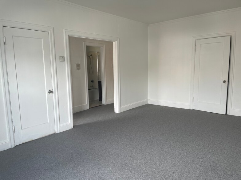 Building Photo - 489 14th St