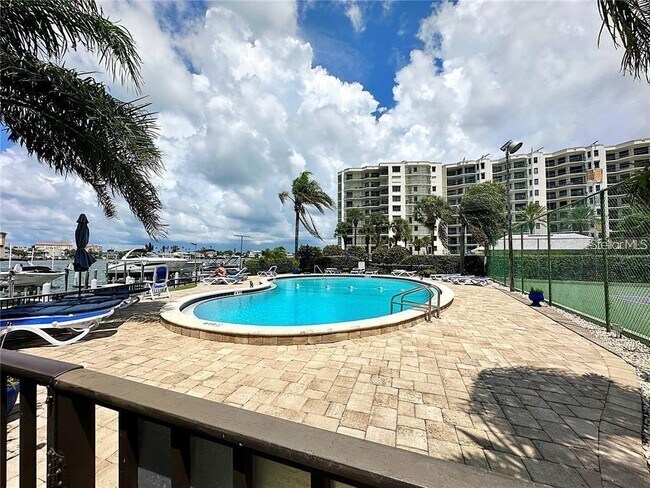 Building Photo - 660 Island Way
