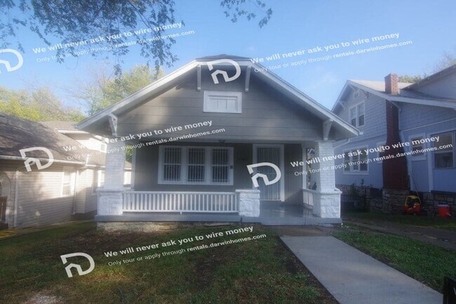 Primary Photo - 1520 E 50th Terrace