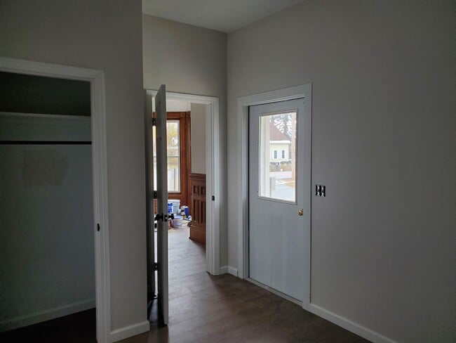 Building Photo - 17 Canaan St