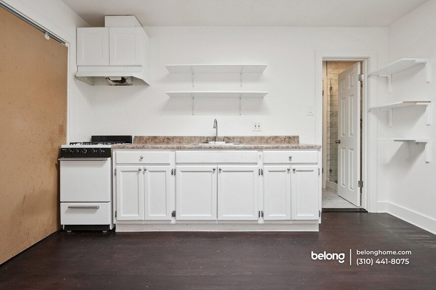 Building Photo - 8630 Stanmoor Dr