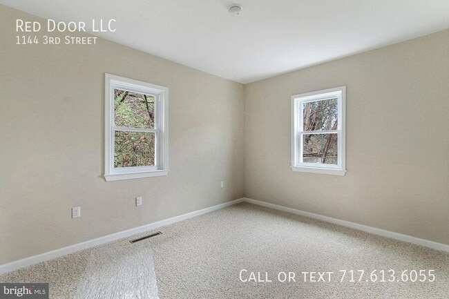 Building Photo - 1144 3rd St