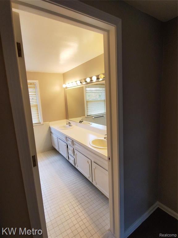 Building Photo - 553 N Old Woodward Ave