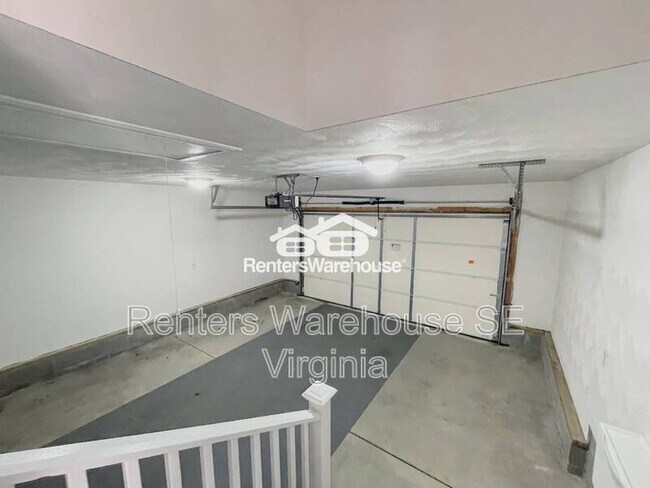Building Photo - 100 Burnetts Ct