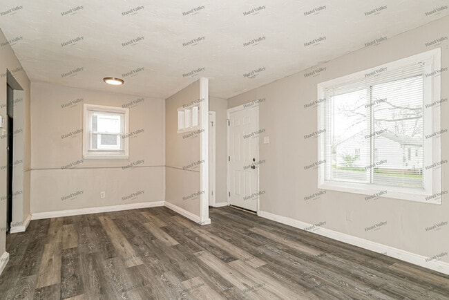 Building Photo - 2007 Huntington Ave