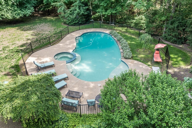 Building Photo - 8 Patriot Way