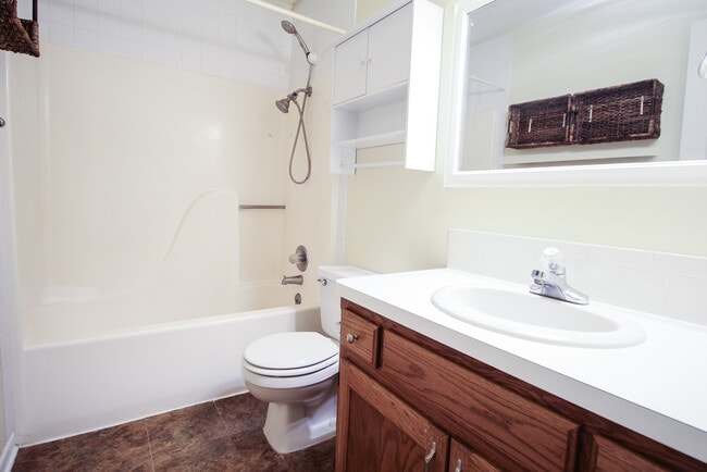 Building Photo - 306 Orchard Cir