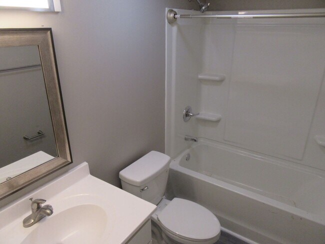 Building Photo - 6427 Sunset Ave