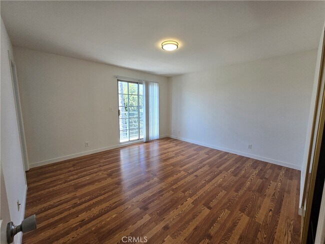 Building Photo - 1054 Harrison Ave