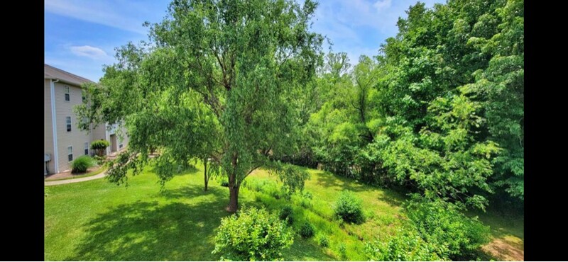 Building Photo - 533 Mill Pond Dr